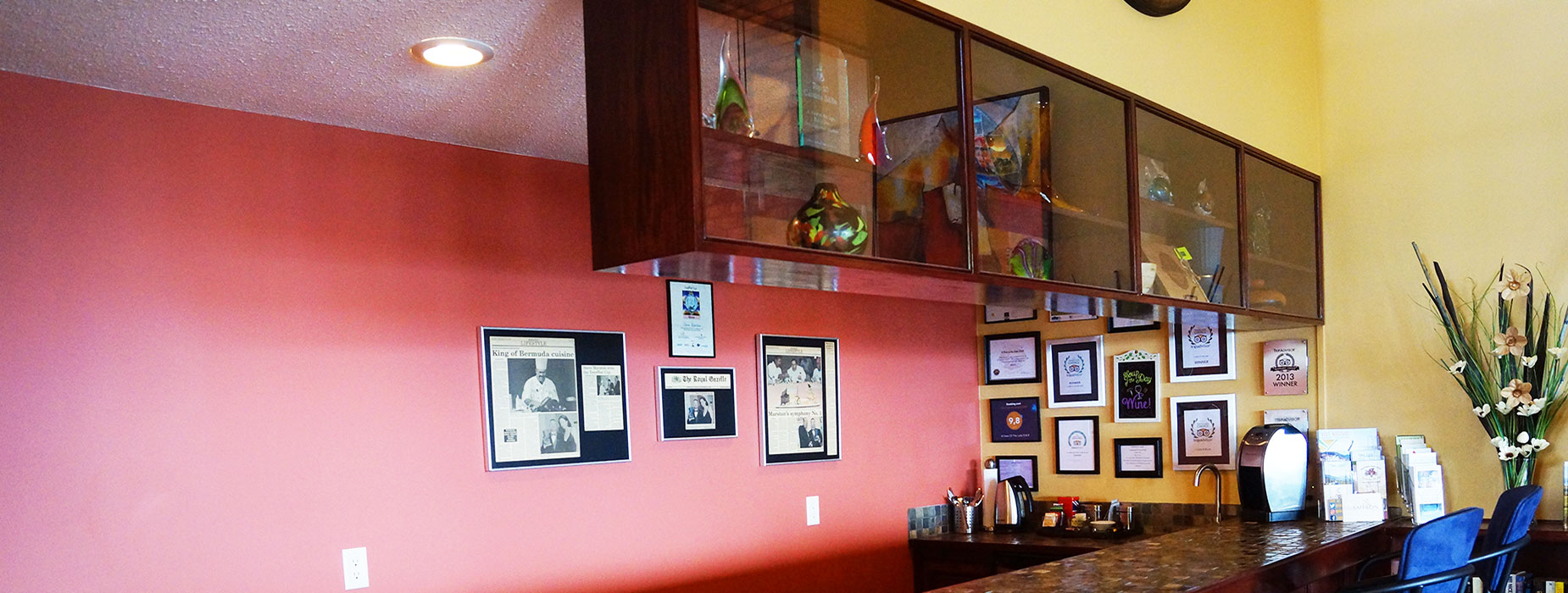 Our West Kelowna B & B location offers sweeping panoramic lake, mountain and city views.